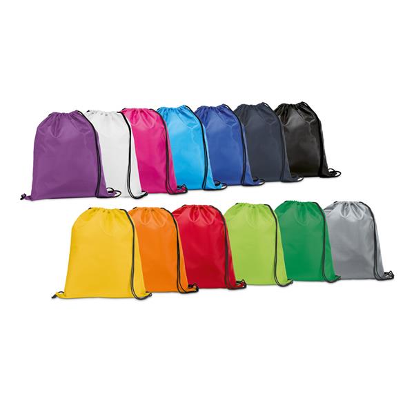 CARNABY. Sacola tipo mochila em 210D com cordões em preto - 92910