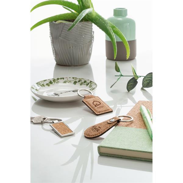 ALOY. Chaveiro em cortiça em formato retangular - 95050 2